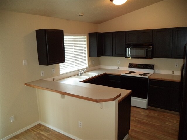 Building Photo - 656 W White Fang St