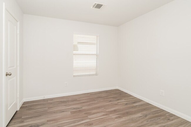 Building Photo - 5611 Amelia Plantation Dr