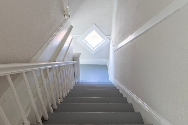 Building Photo - 1016 E Anderson St