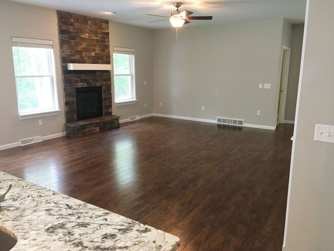 Building Photo - 4-Bedroom 3 Bath Executive Home In Rib Mou...