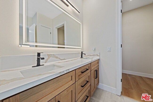 Building Photo - 70895 Ironwood Dr