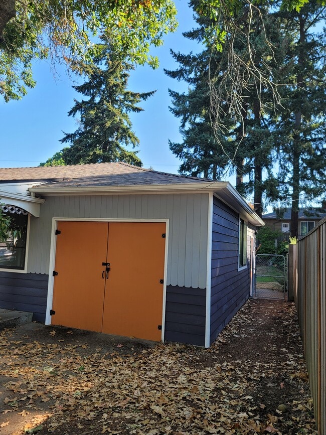 Building Photo - 1110 SE 113th Ave