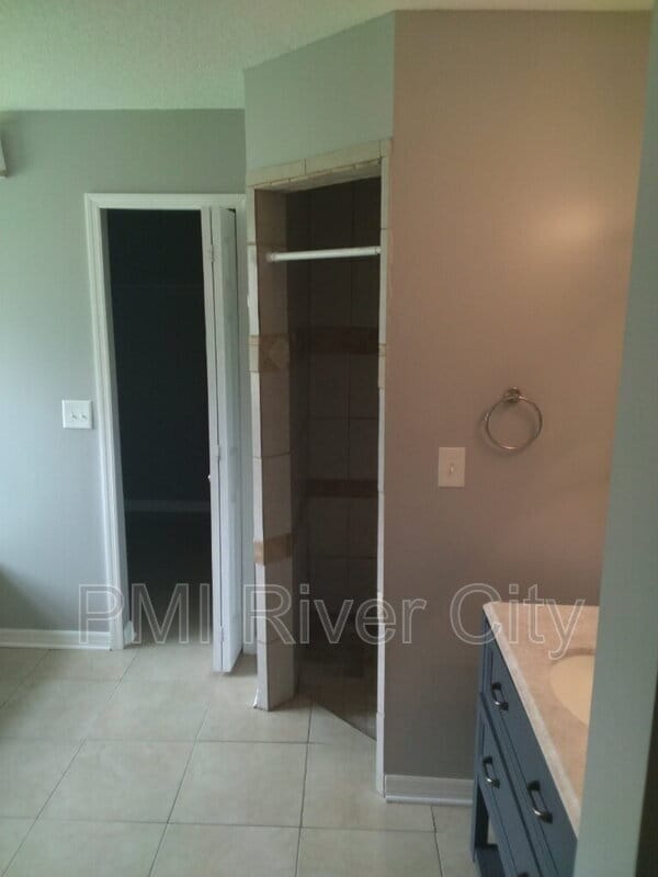 Building Photo - 818 Filmore Ln