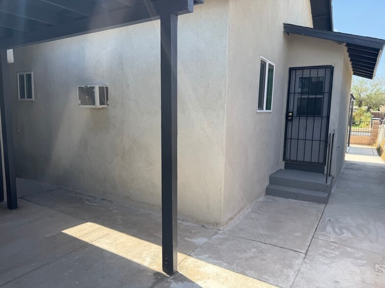 Building Photo - 624 W Holt Ave
