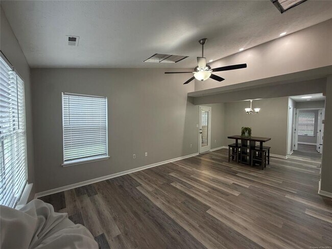 Building Photo - 146 Rain Tree Way