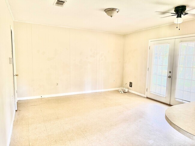 Building Photo - 11766 Willow Oak Ave