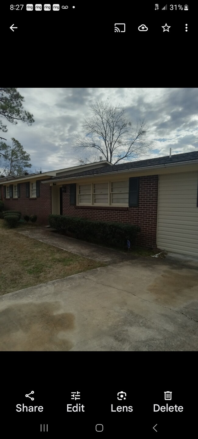 Building Photo - 906 La Dayne Ave