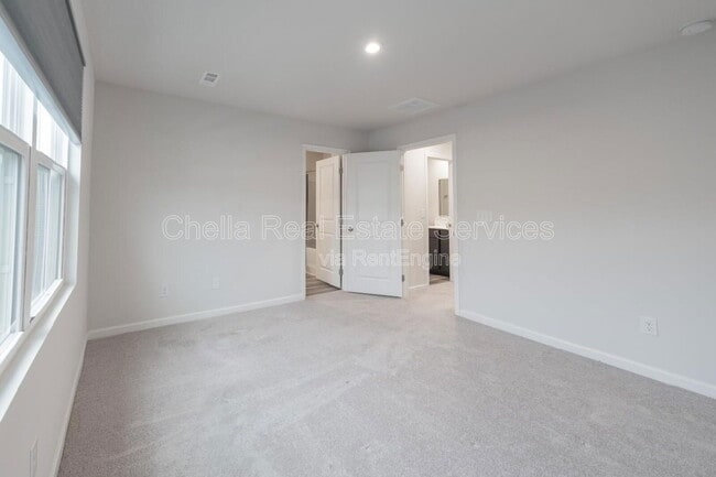 Building Photo - 2935 Winterberry Dr