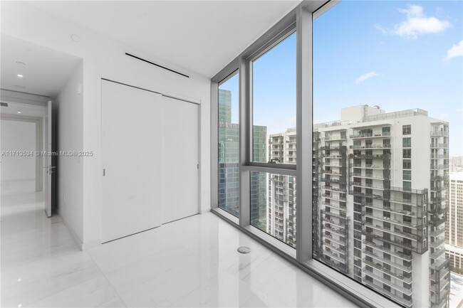 Building Photo - 300 Biscayne Blvd Way