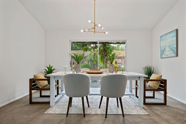 Building Photo - 475 Heritage Ln