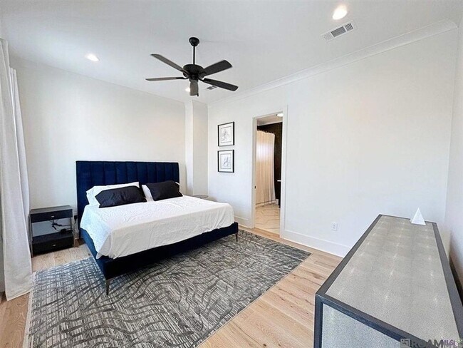 Building Photo - 3118 Pointe-Marie Dr