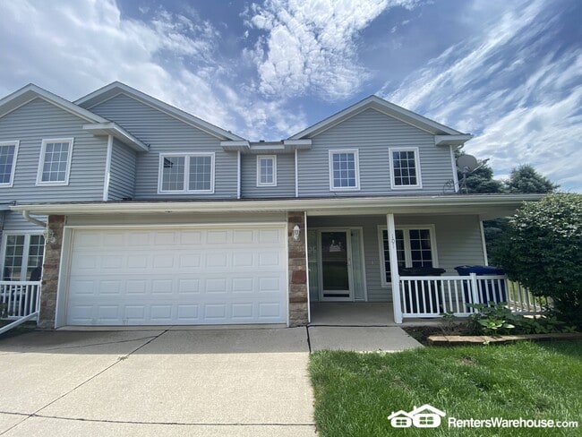 Building Photo - 2100 Meadow Chase Ln