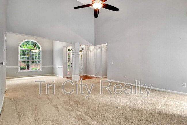 Building Photo - 69 Meadows Creek Ln