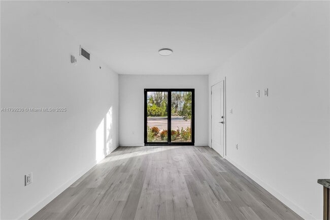 Building Photo - 175 NW 160th St