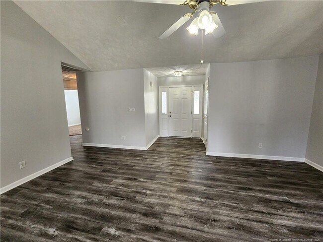 Building Photo - 1549 Laurel Oak Dr