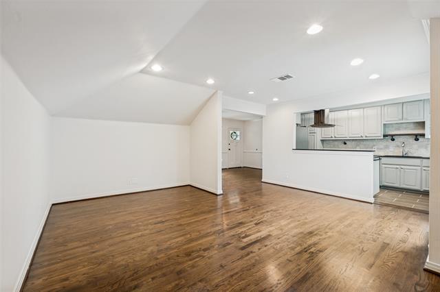 Building Photo - 8811 Santa Clara Dr