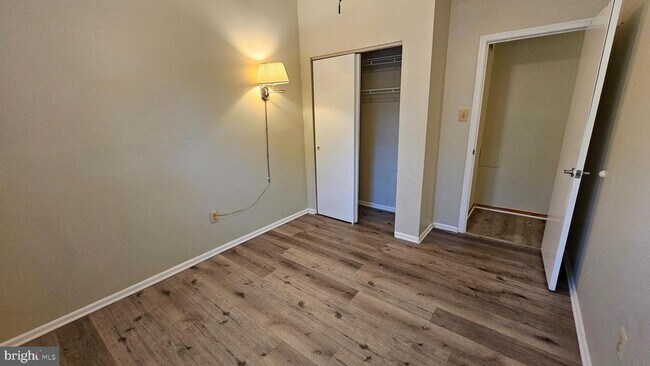 Building Photo - 9 Hamlet Dr