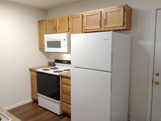 Building Photo - 5013-5015 Carrie Ridge Dr.