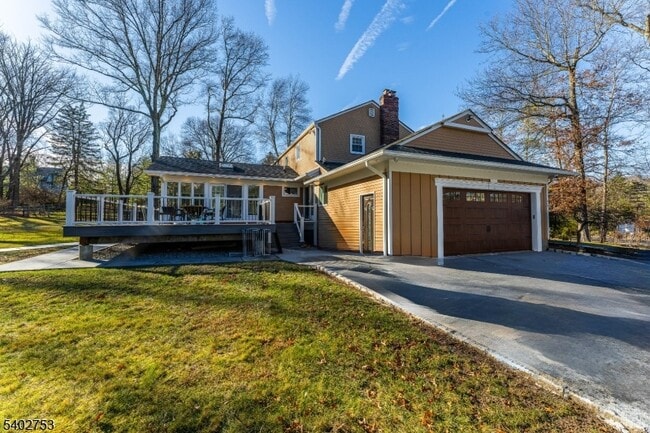 Building Photo - 850 Valley Rd