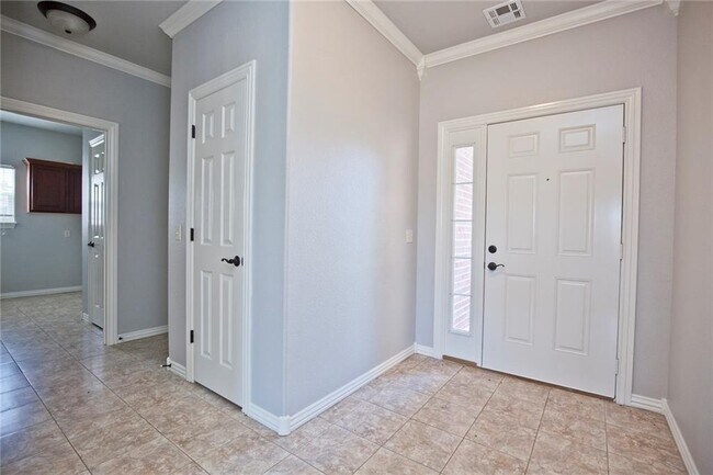 Building Photo - Bentonville Home! (March Move In)