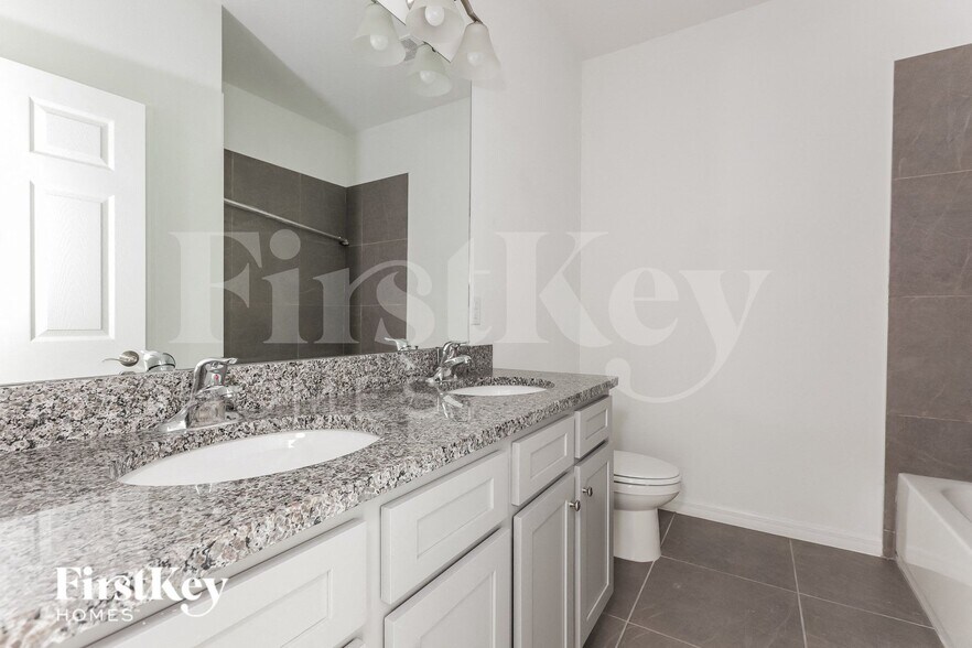 Building Photo - 514 Crown Rose Dr