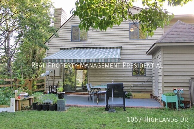 Building Photo - 1057 Highlands Dr