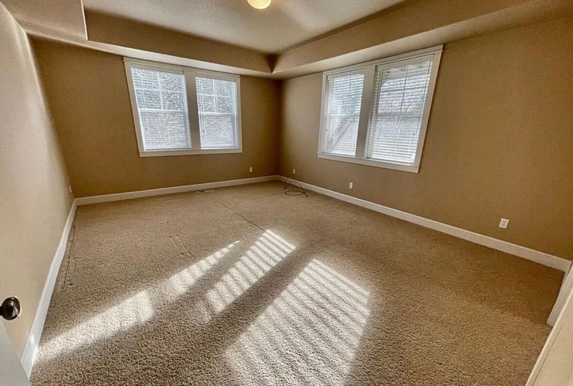 Building Photo - 8557 SE Bristol Park Dr