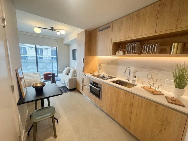 Building Photo - 11 NE 6th St