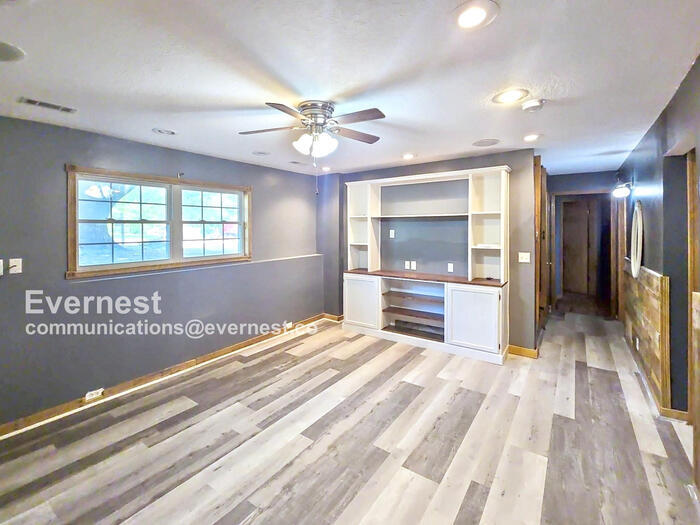 Building Photo - 1609 W 26th St