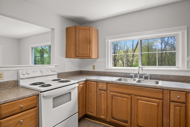 Building Photo - Charming 4-Bedroom Home in Peaceful Rural ...