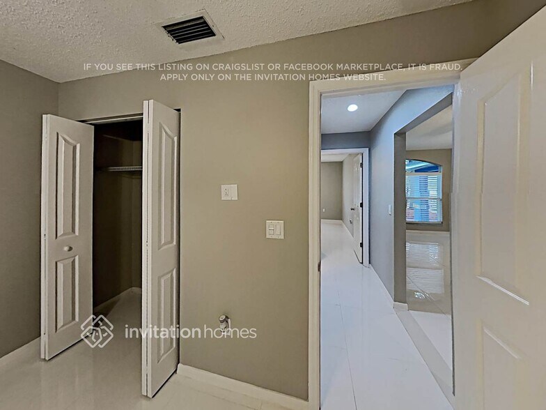 Building Photo - 7509 42nd Ct E