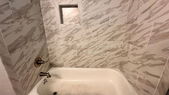 Building Photo - 1210 Glenwood Dr