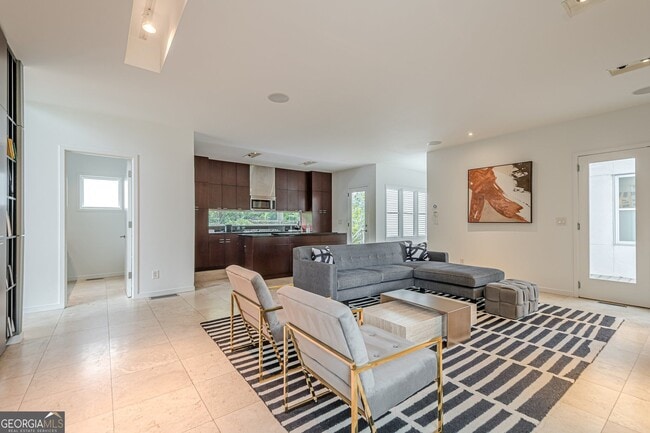 Building Photo - 2269 Briarwood Hills Dr NE