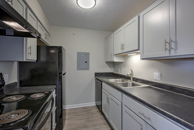 Building Photo - The Pines at Q Plaza Apartments