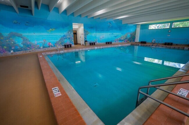 Building Photo - 355 Oakridge T