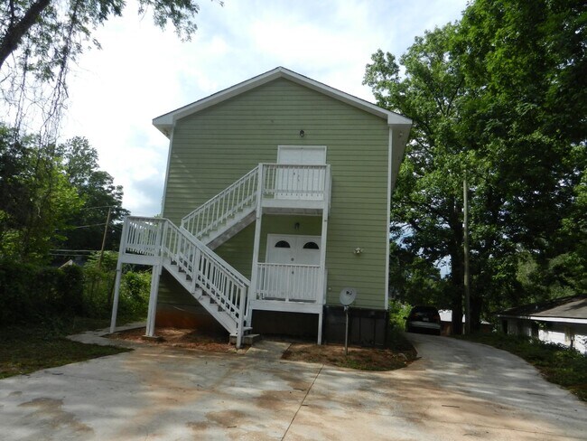 Building Photo - 564 Hope St SW