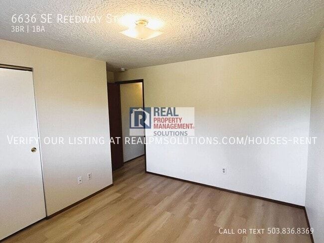 Building Photo - 6636 SE Reedway St
