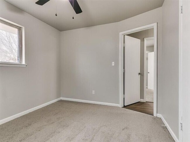 Building Photo - Super 4 Bed 1.5 Bath in the South Gate Addn in Moore, OK