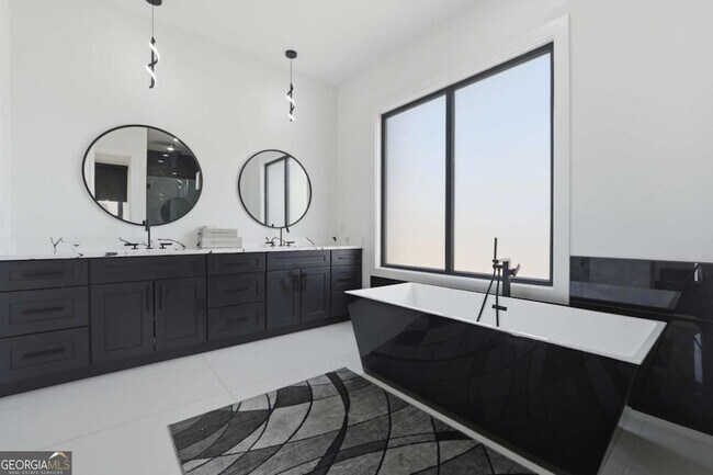 Building Photo - 556 Versailles Dr