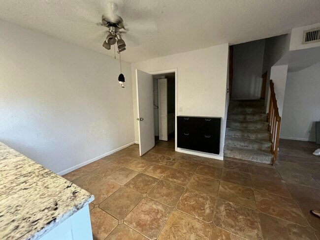 Building Photo - 3216 Spanish Wells Dr