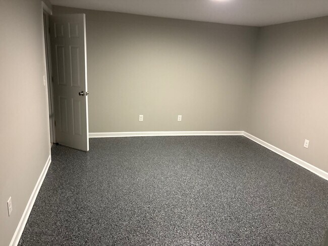 Building Photo - 140 Autumn Oaks Dr