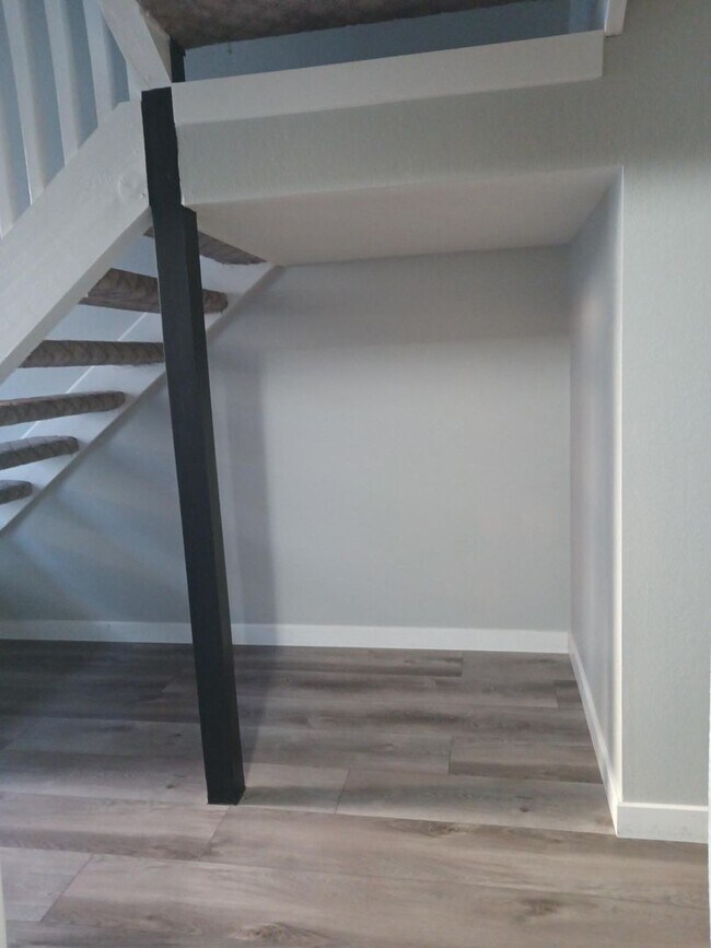 Building Photo - Desirable Two-Story Condo in the North East