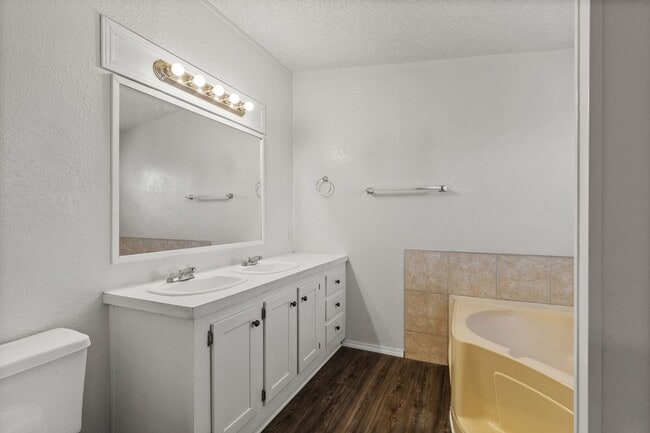 Building Photo - 4120 E Marigold St