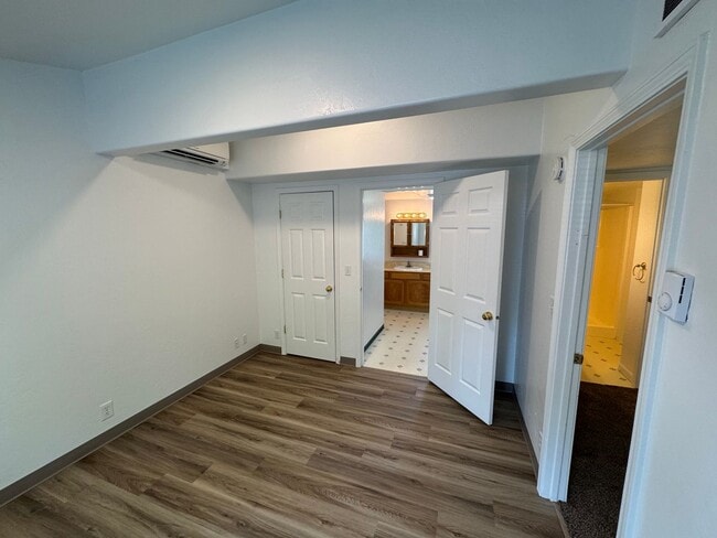 Building Photo - 3 Bedroom House off Coburg Road