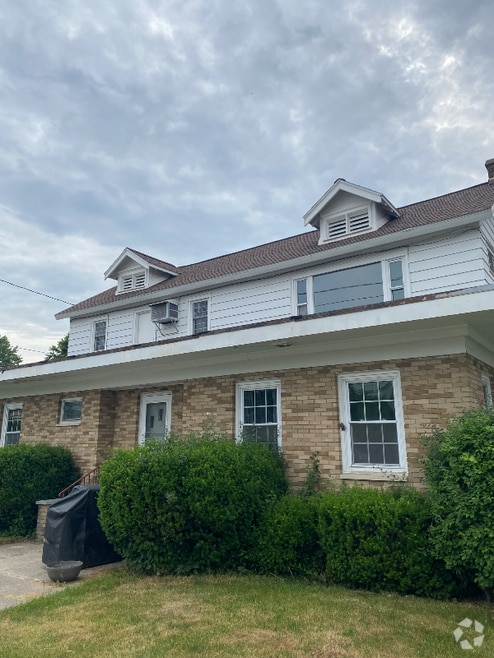 Building Photo - 126 Eastmanville St