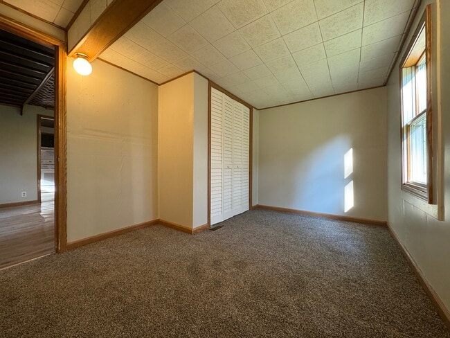 Building Photo - 66090 Wolfs Den Rd