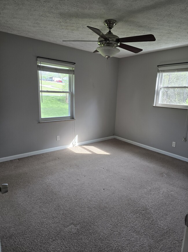 Building Photo - 1029 tazewell pike