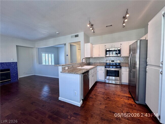 Building Photo - 251 S Green Valley Pkwy