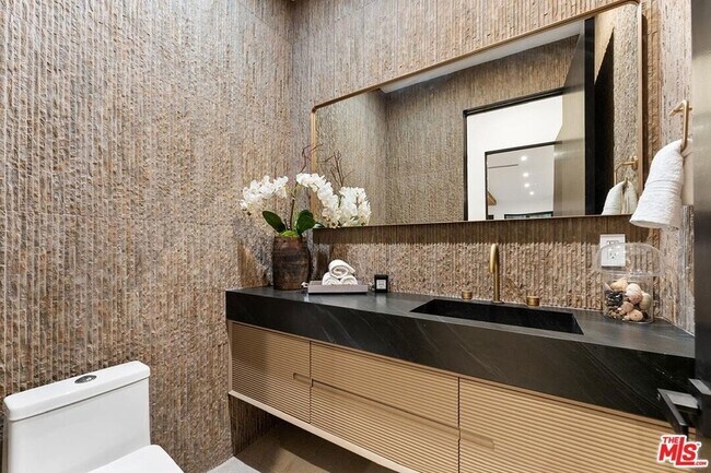 Building Photo - 9031 Alto Cedro Dr