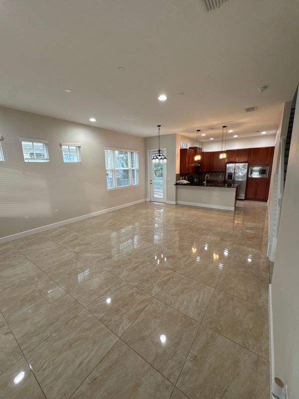 Building Photo - 13775 Benavente Ave